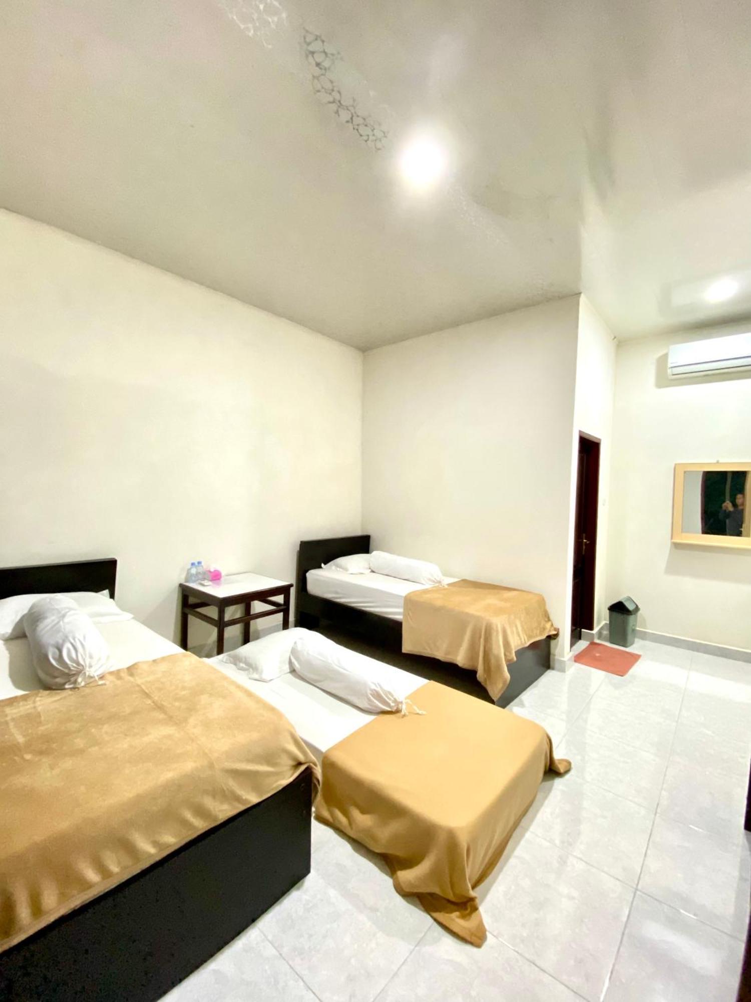 Ratodena Amadeo Guest House מראה חיצוני תמונה